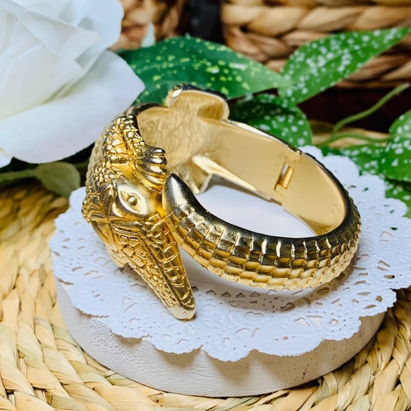 Jewelry - Chunky Detailed Crocodile Gold Tone Spring Hinge Bangle Bracelet.